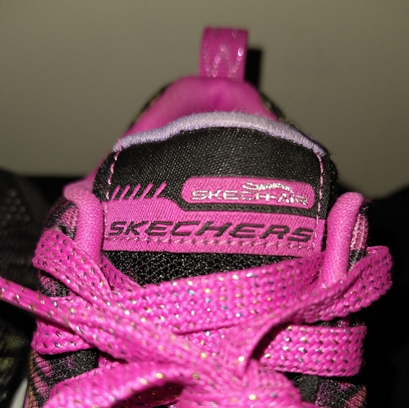 BEYOND Comfy Lit'l Girls Skechers 10.5t! - Picture 4 of 10